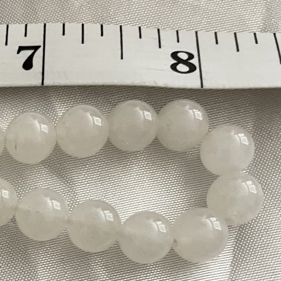 White jade bead necklace - Picture 4 of 7
